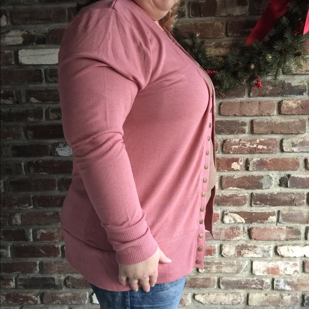 Plus size snap cardigan pink